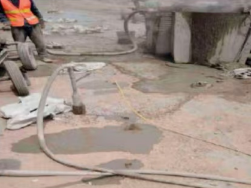 昌江水泥混凝土路面板底注浆技术 路面脱空注浆整治方案