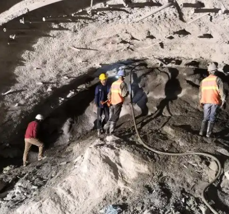 昌江拱顶带模注浆料的施工流程及注意事项